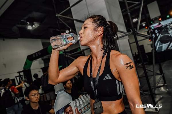 东鹏补水啦×莱美体能盛典：定制器械、冠名课程，全方位融入赛场 