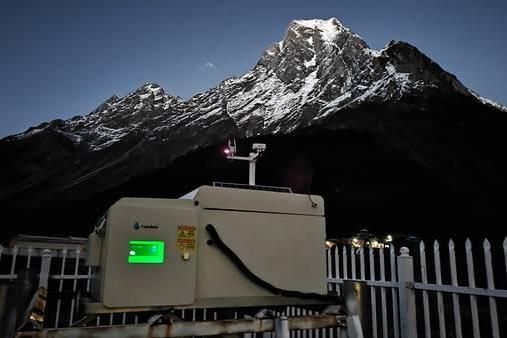 多雄河谷的"永不断电"守护者----素水科技DMFC雪崩监测站实录 