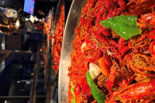 月满中秋，味聚文华——哈尔滨万达文华酒店美食汇中秋团圆自助晚餐温情启幕 