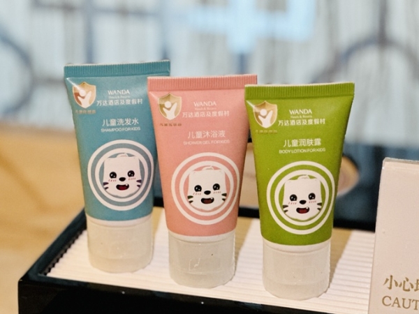 带娃携宠出游住在哪儿？太原富力万达文华酒店特色客房，重新定义旅行的从容 