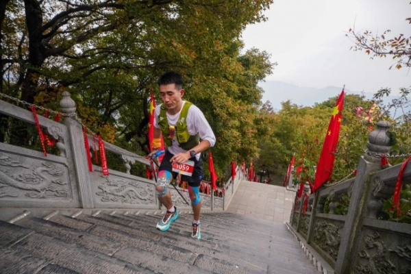 向山而跑逐梦太行 愚公故里激情燃动——2026中国山马越野系列赛暨首届济源山地越野（徒步）大会・全国徒步大会（河南济源站）举行 