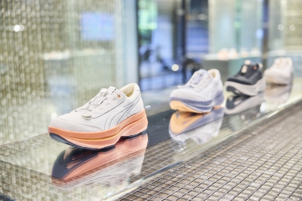 ASICS WALKING亚瑟士步履系列推出全新鞋款MOON AMBLE 