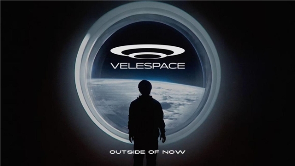 潮流科技新趋势:VELESPACE伦敦时装周首发,把屏显挂饰从电子吧唧改写成Tech Charm 