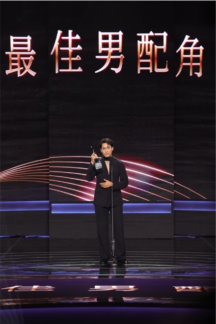邓伟德《小娘惹之翡翠山》演绎白阿力的硬汉与柔情 