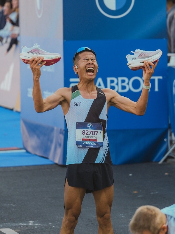 361°连续四年征战柏林马拉松，助力王佳浩2:08:21跻身中国男子马拉松TOP10 