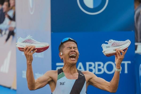361°连续四年征战柏林马拉松，助力王佳浩2:08:21跻身中国男子马拉松TOP10 