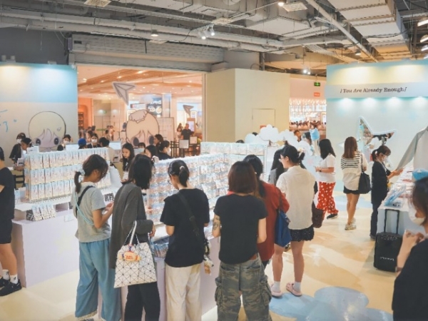 七大展区+限时快闪，新生代原创IP“野有上秋”打造艺术展新模式