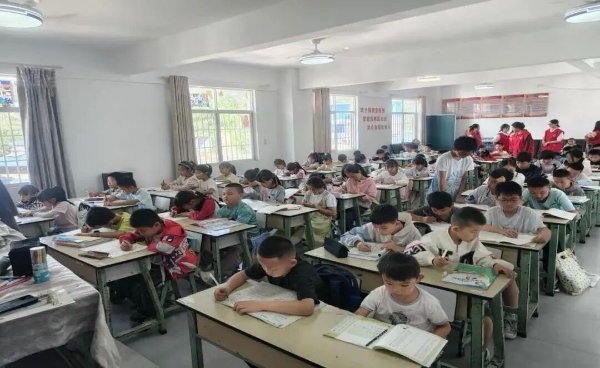 全国1.8万个免费托管点、123万家企业抢暑期生源：这个夏天，你赚到钱了吗？ 