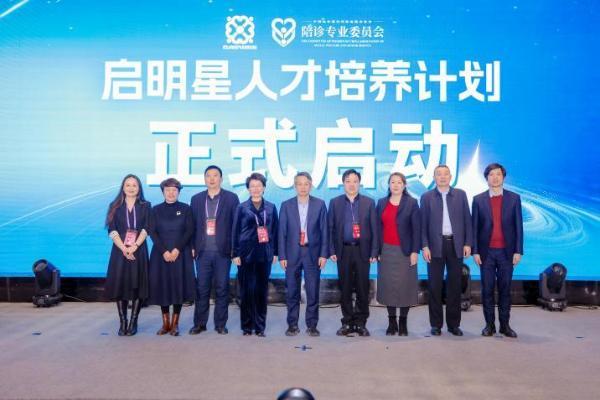 灵活就业除了外卖、网约车，最火的居然是去考陪诊师？轻松月入过万 