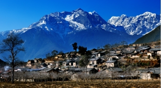 这个国庆，把假期交给泸定，大渡河畔，红色记忆与雪山云海撞个满怀 