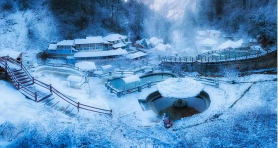 这个国庆，把假期交给泸定，大渡河畔，红色记忆与雪山云海撞个满怀 