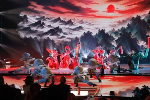 宇树机器人把中国传统文化和最新科技带上《美国达人秀》 