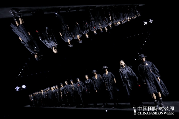 丝鸣启序，丝韵循自然 齐锦工坊 × 金顶奖设计师刘勇登陆 2026 中国国际时装周（秋季） 