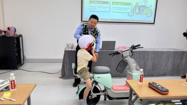 282城775场安全科普活动落地 九号携手交警打造沉浸式骑行安全课堂