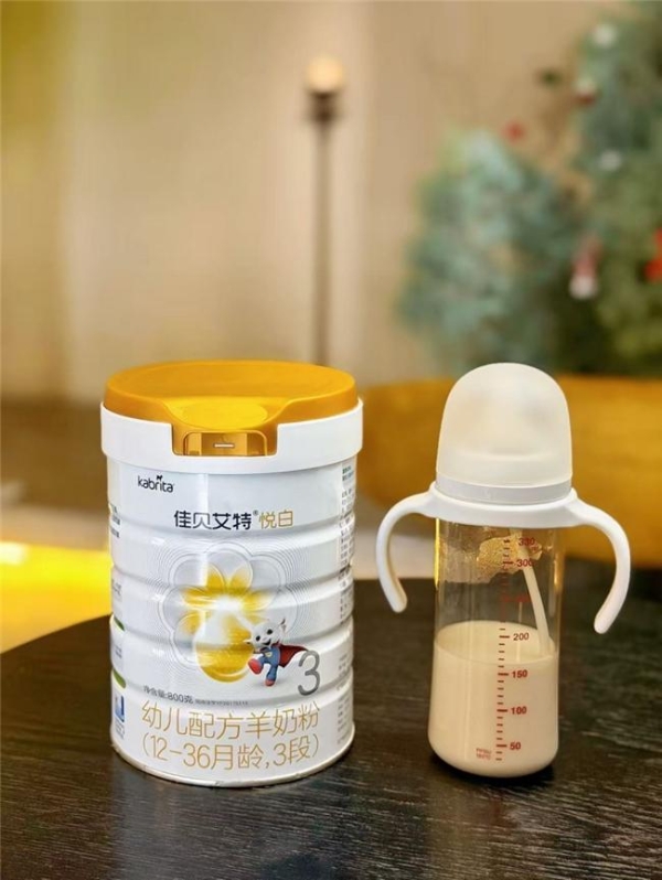 选奶干货科普：敏感宝宝转奶，选什么品牌奶粉更安全 