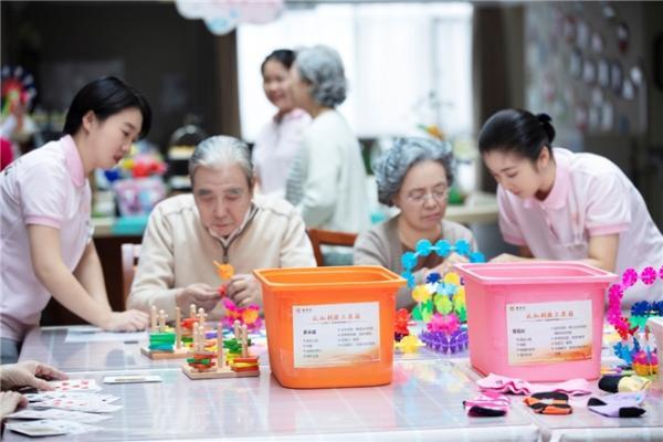 不让照护耗光亲情 椿萱茂认可疗法落地多城 
