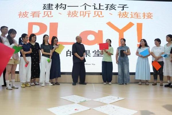 燃灯三赴岳西｜克丽缇娜 “燃灯阅读” 持续深耕乡土，以教师赋能点亮乡村阅读新课堂 