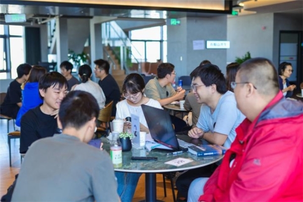 从不敢说到放心用：密态计算的第一个验证场背后，藏着AI的万亿新底座 