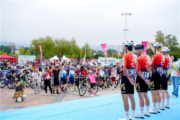 劳里·塔姆斩获2026“犀旺杯”环黄山国际公路自行车赛第二赛段冠军 