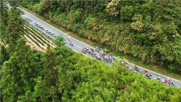 劳里·塔姆斩获2026“犀旺杯”环黄山国际公路自行车赛第二赛段冠军 