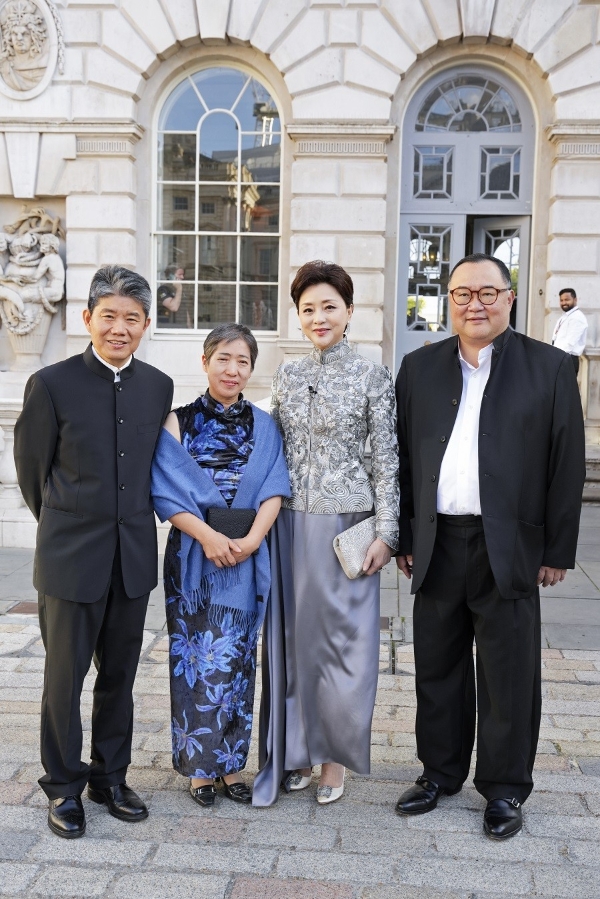 以艺会友，以物会心｜新生万物伦敦展中英文化之光晚宴点亮萨默塞特宫 