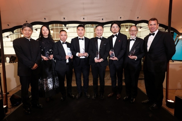 以艺会友，以物会心｜新生万物伦敦展中英文化之光晚宴点亮萨默塞特宫 