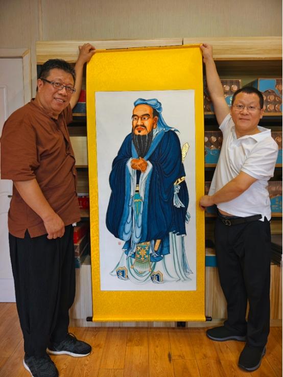 汉吉福非遗传承人许华波： 手绘世界最大贴金门神画，挑战吉尼斯纪录 