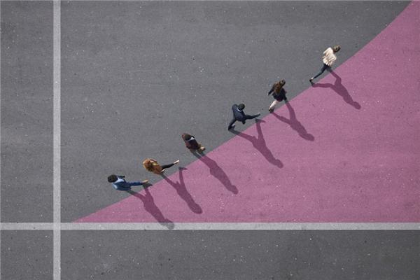 从领先到全能：头部商租的能力跃迁 