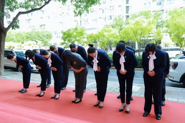 时序启新 衣脉相承 隆庆祥2026品牌日全国敬匾仪式盛大举行 