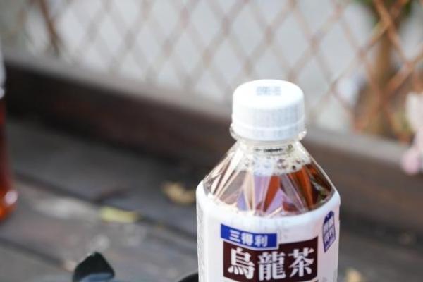 原叶是本分，风味是功夫：三得利乌龙茶的产品底色 