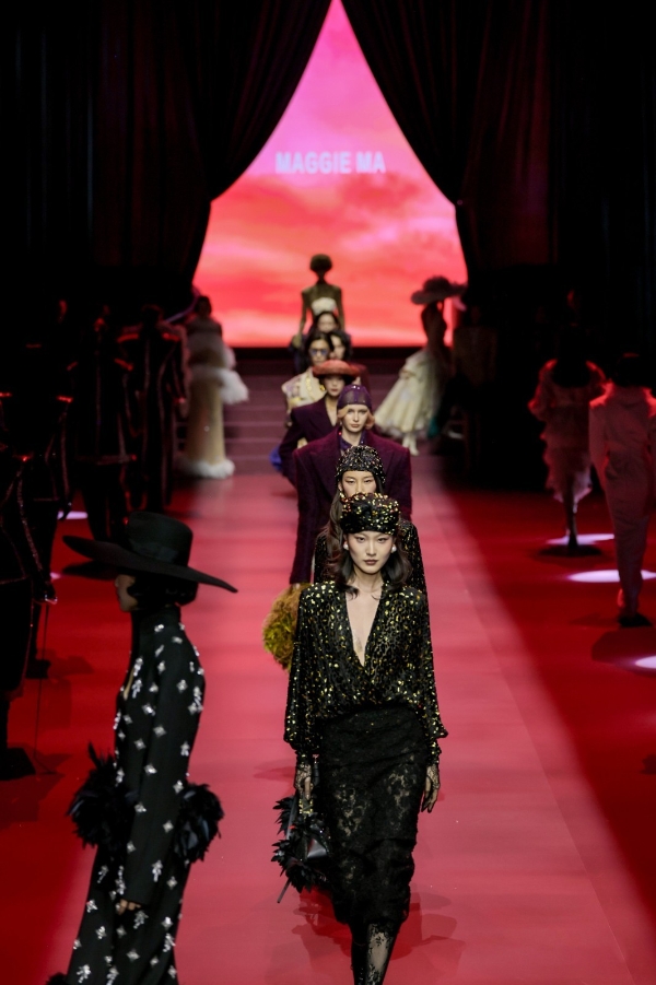MAGGIE MA「晚序｜SILENCE VESPERS」亮相2026中国国际时装周（秋季）：以暮色叙事书写刚柔女性美学 