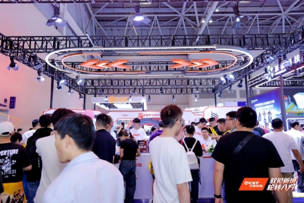 聚焦抓地与操控,正新两大新品点燃重庆摩博会热情 