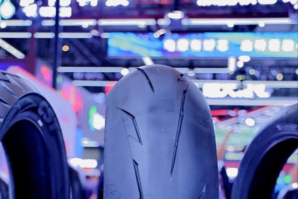 聚焦抓地与操控,正新两大新品点燃重庆摩博会热情 