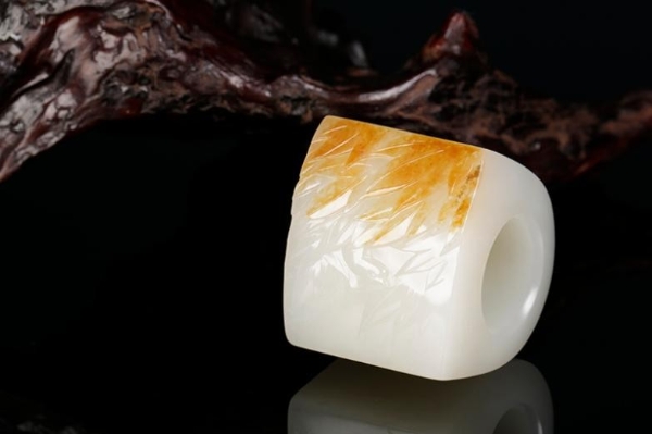 破解非标品线上交易难题:藏玉APP的规范化探索与启示 