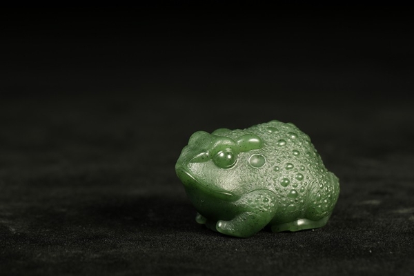 破解非标品线上交易难题:藏玉APP的规范化探索与启示 