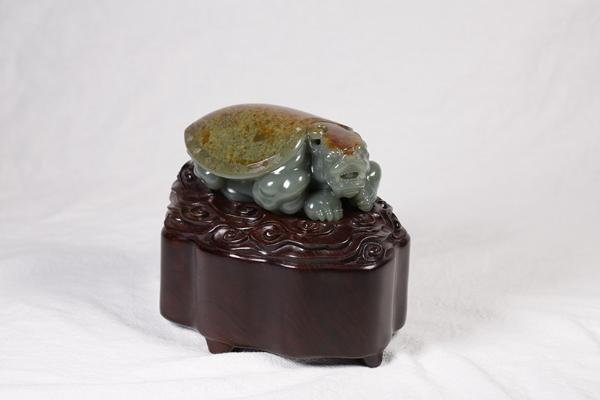 破解非标品线上交易难题:藏玉APP的规范化探索与启示 