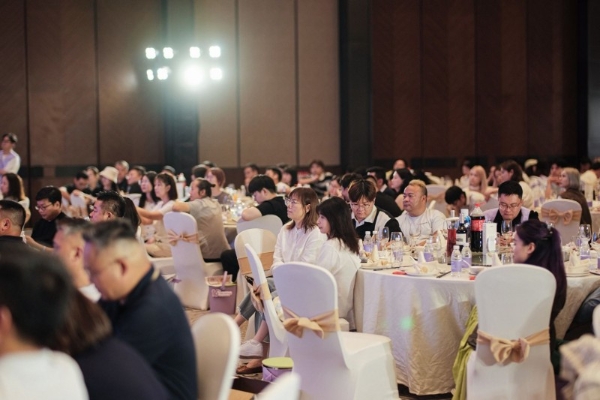 小治愈，大世界｜卡诺 16 周年品牌庆典于杭州圆满落幕 