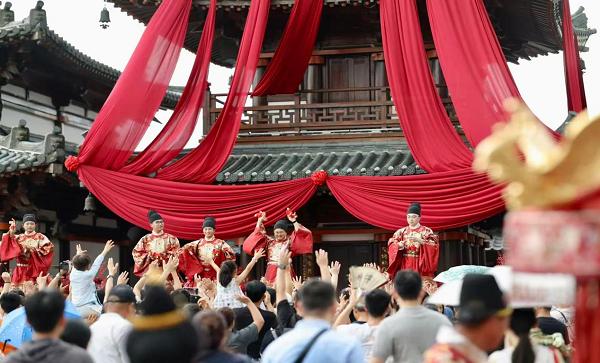 拈花湾“拈花有囍”双节盛典启幕：家国同庆，共赴国风喜事 