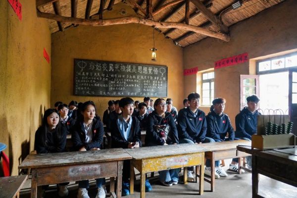 2026年中华全国体育基金会“小米体育奖学金项目”五周年公益研学活动在山东淄博举行 