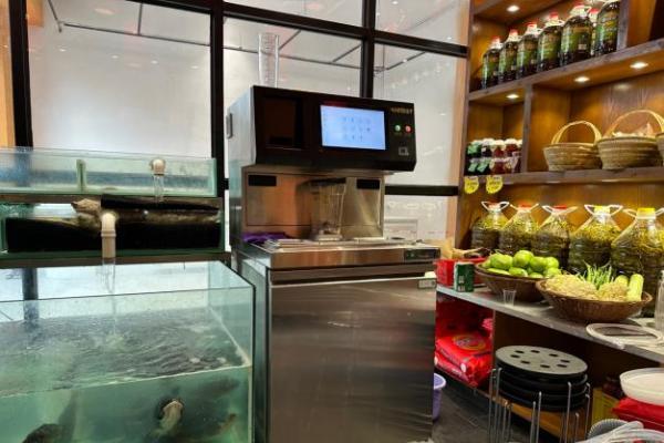 网咖行业饮品服务升级观察："1㎡智能水吧"模式正加速进入头部连锁品牌 