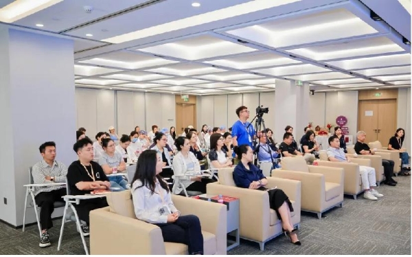 专业同行 丝玫瑰正式进驻八大处整形 