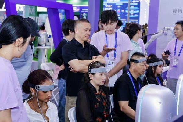 静博士MYAI生命质量智能管家于第五届数贸会重磅发布，给每个人一个“数字分身”