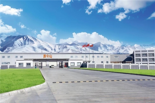 从出行相伴到家庭常备，昆仑山矿泉水以品质好水适配多元饮水需求