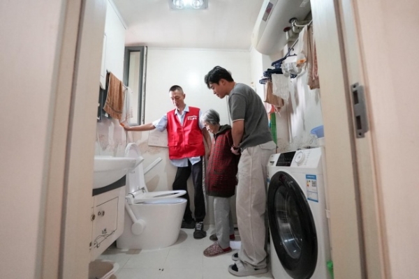 从“单品购买”走向“场景改造”京东加速构建一站式居家适老化服务体系 