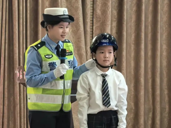 九号安全出行守护行动进校园 江苏南通交警携手九号电动车开展安全科普