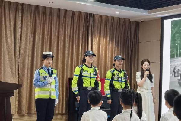 九号安全出行守护行动进校园 江苏南通交警携手九号电动车开展安全科普