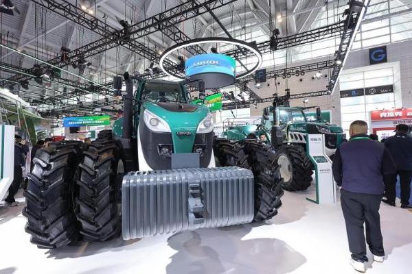 高端产品硬核集结 潍柴雷沃智慧农业实力闪耀2026中国国际农机展 