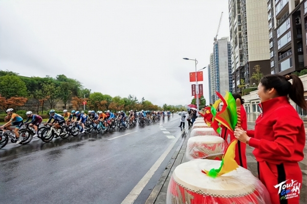 赤岸追风 酒韵收官｜第二届环贵州公园省国际公路自行车赛圆满收官