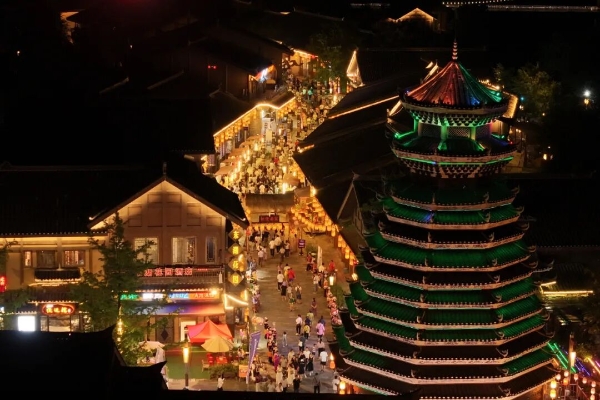 贵州丹寨万达锦华温泉酒店：丹寨苗年氛围感拉满，非遗篝火一次全体验