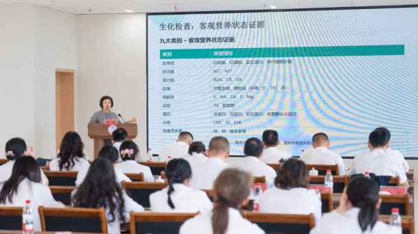 美赞臣公益基金会“用爱传递·更好开始”五周年，高圆圆以母亲身份见证公益守护